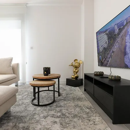 Oasis 325 Kronos - 3 Bedroom Apartment *